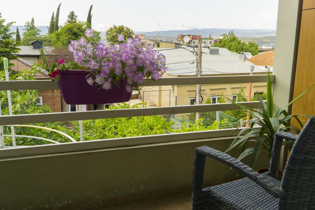 4Bd Appartaments With Cozy Garden Тбилиси Екстериор снимка
