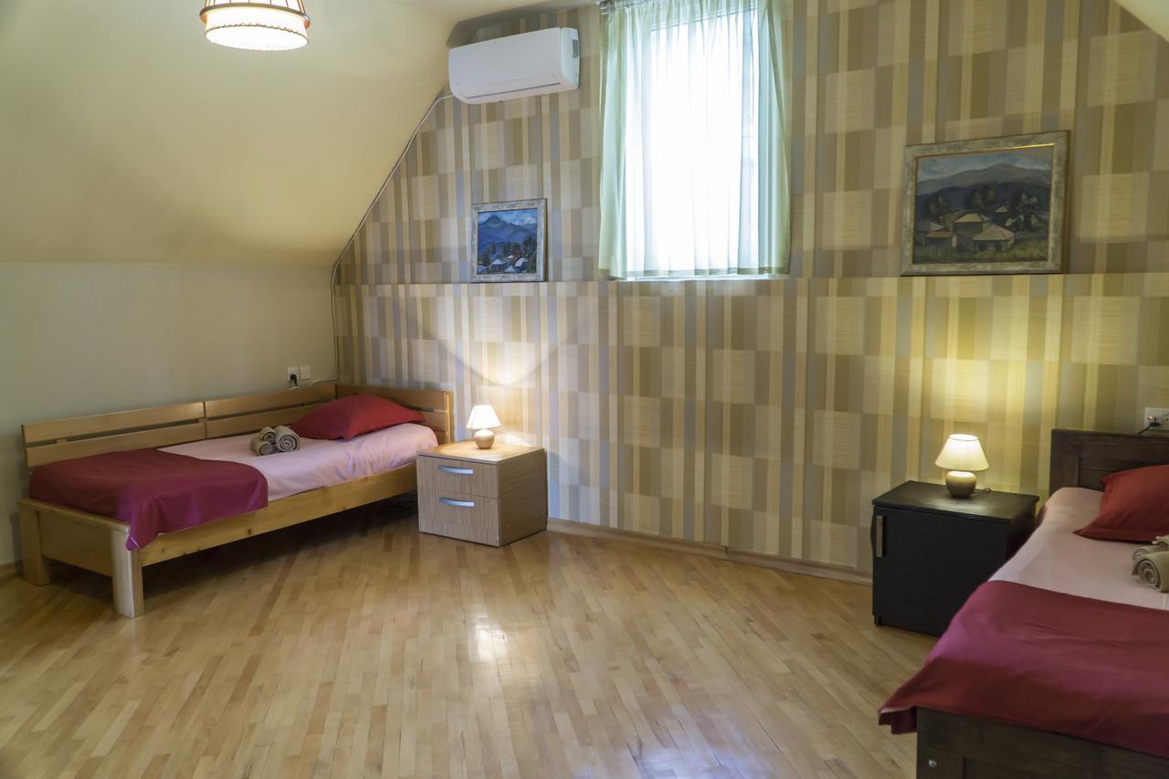 4Bd Appartaments With Cozy Garden Тбилиси Екстериор снимка