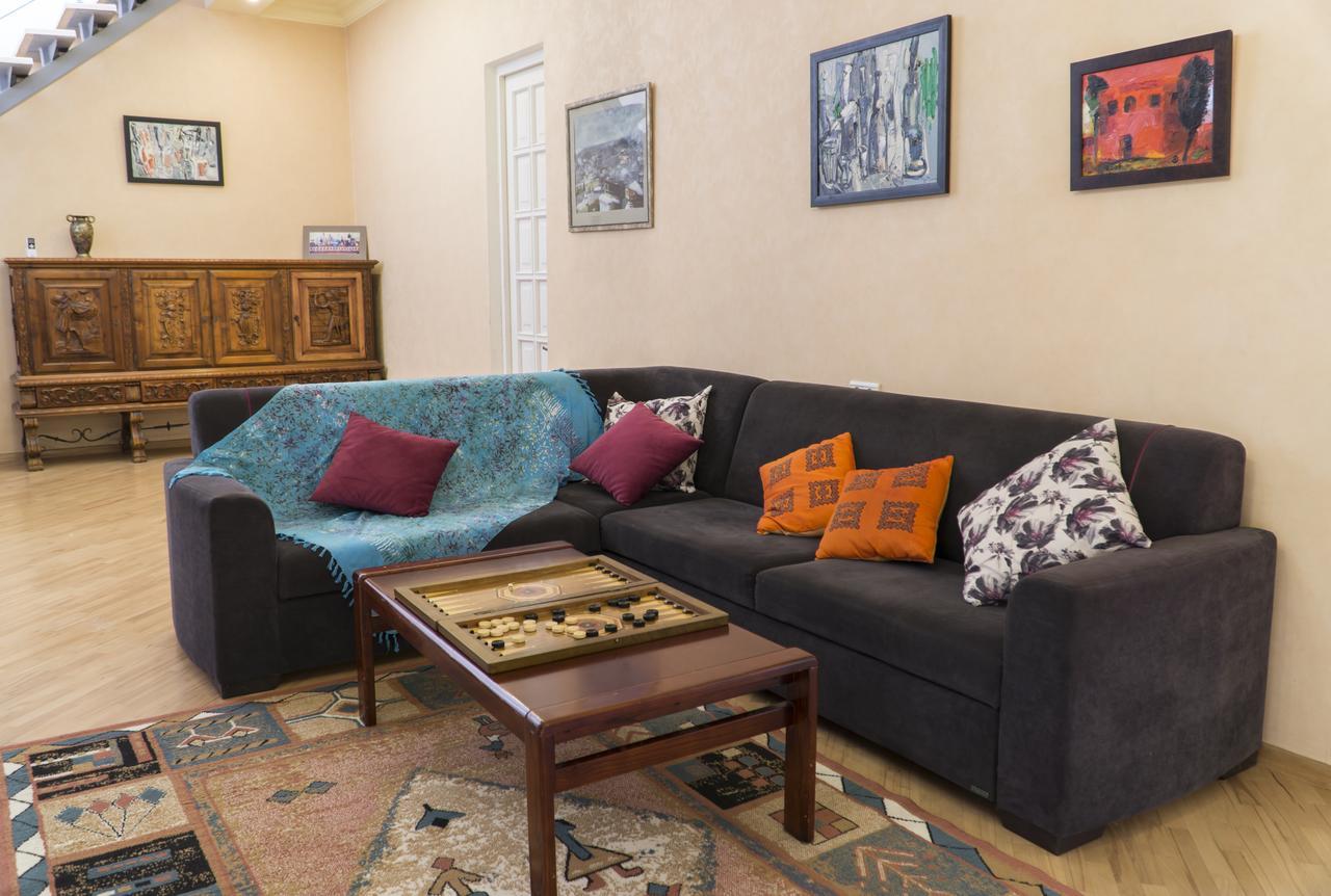 4Bd Appartaments With Cozy Garden Тбилиси Екстериор снимка